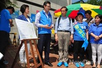 [포토]서계동 일대 지구단위 계획 설명 듣는 박원순 후보