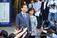 [포토]사전투표소 방문한 박원순 후보 내외