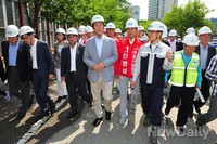 [포토]당인리 발전소 둘러보는 정몽준 서울시장 후보