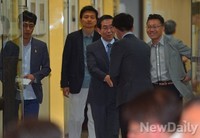 [포토]외신기자초청토론회 입장하는 박원순 후보