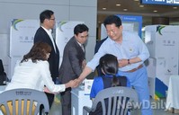 [포토]인사하는 송영길 후보