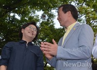 [포토]대화하는 정몽준-이혜훈