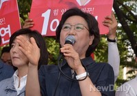 [포토]정몽준 후보 지지 호소하는 이혜훈 공동선대위원장