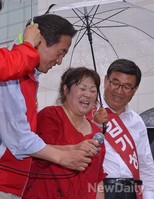 [포토]미아사거리 유세, 시민과 소통하는 정몽준 후보