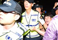 [포토]불법도로점거한 장애인단체