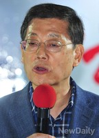 [포토]정몽준 후보 지지호소 하는 김황식 전 총리