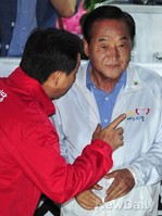 [포토]대화 나누는 '김성태-서청원' 의원