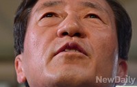 [포토]충혈된 정몽준 후보의 눈