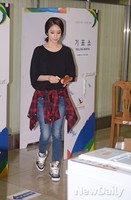 [포토]티아라 지연, 생에 첫 투표! 설레는 발걸음