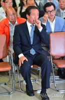 [포토]출구조사 지켜보는 정몽준 서울시장 후보