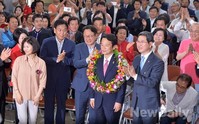 [포토]박수 받는 남경필 당선인