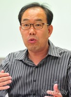 [포토]교육감 직선제 토론회에 참석한 조형곤 대표