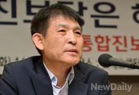 [포토]토론하는 조영기 고려대 북한학과 교수