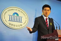 [포토]당대표 출마선언 하는 김태호 의원 