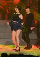 [포토]쇼챔피언 지연, '재킷을 벗을까 말까' 도발적인 춤사위