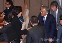 [포토]인사나누는 박영선-문재인