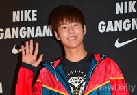 [포토]여심녹이는 이현우의 인사