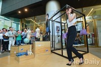 [포토]포토행사에 입장하는 고준희, 팬들 미모에 감탄