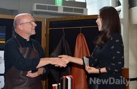 [포토]스위스 시계장인과 만난 최희