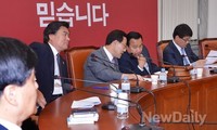 [포토]비상대책위, 대화하는 이완구-주호영