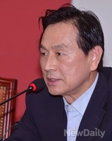 [포토]발언하는 새누리당 유재중 비상대책위원