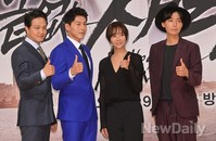 [포토]끝없는 사랑, 치켜 든 엄지손가락 '우리 드라마 최고!'