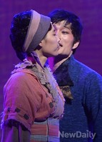 [포토]뮤지컬 균, 매창 향한 균의 따끔한 충고