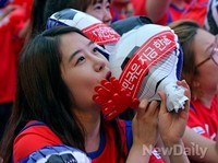 [포토]선수들 응원하는 붉은악마 소녀