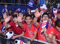 [포토]대한민국-러시아, 열정적으로 응원한 영동대로 붉은악마