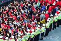 [포토]거리응원 위해 교통정리하는 경찰