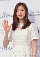 [포토]김연아, 청순미 넘치는 코디