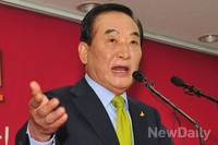 [포토]새누리당 당권, 출사표 던지는 서청원 의원
