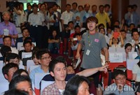 [포토]WTO쌀관세화 유예종료 공청회, 토론회중 항의하는 참가자