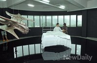 [포토]사랑이 이긴다, '중환자실이라기엔 환상적인 공간'