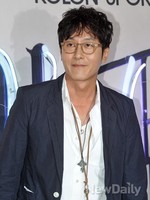 [포토]김주혁, '패션쇼 보러왔습니다!' 젠틀함 넘치는 미소