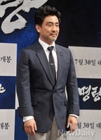 [포토]명량 류승룡, '활에서도 이번 작품에서도 외국인'