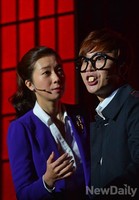 [포토]뮤지컬 카페인, 틀니끼고 1인 2역 펼치는 조성모