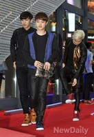 [포토]엑소, 단호박 먹은 표정으로 앞장서는 디오