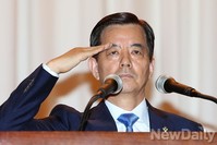 [포토]거수경례하는 한민구 국방부장관