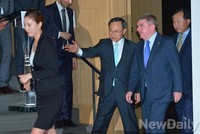 [포토]협약식에 입장하는 토마스 바흐 IOC위원장