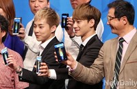 [포토]아시안게임 기자회견에 참석한 엑소, 바라보는 장진 감독