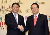 [포토]악수 나누는 시진핑 중국 국가주석과 정의화 국회의장