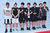 [포토]아트리아, 홍대거리에 등장한 비투비