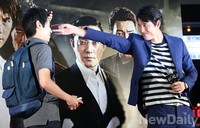 [포토]신의 한수, 바둑 두는 집중력으로 딱밤을 '얍'