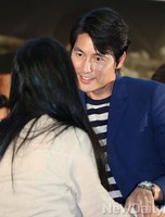 [포토]신의 한수, 마주치면 녹을 듯 감미로운 '눈빛'