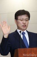 [포토]선서하는 최양희 미창부장관 후보자