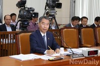 [포토]청문회에서 질의에 답하는 정종섭 안행부장관 후보자