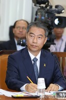 [포토]질의에 답하고 있는 정종섭 안행부 장관