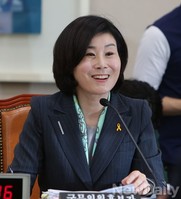 [포토]밝은 표정의 김희정 여가부 장관 후보자