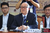 [포토]의원들의 질의 듣고 있는 김명수 후보자